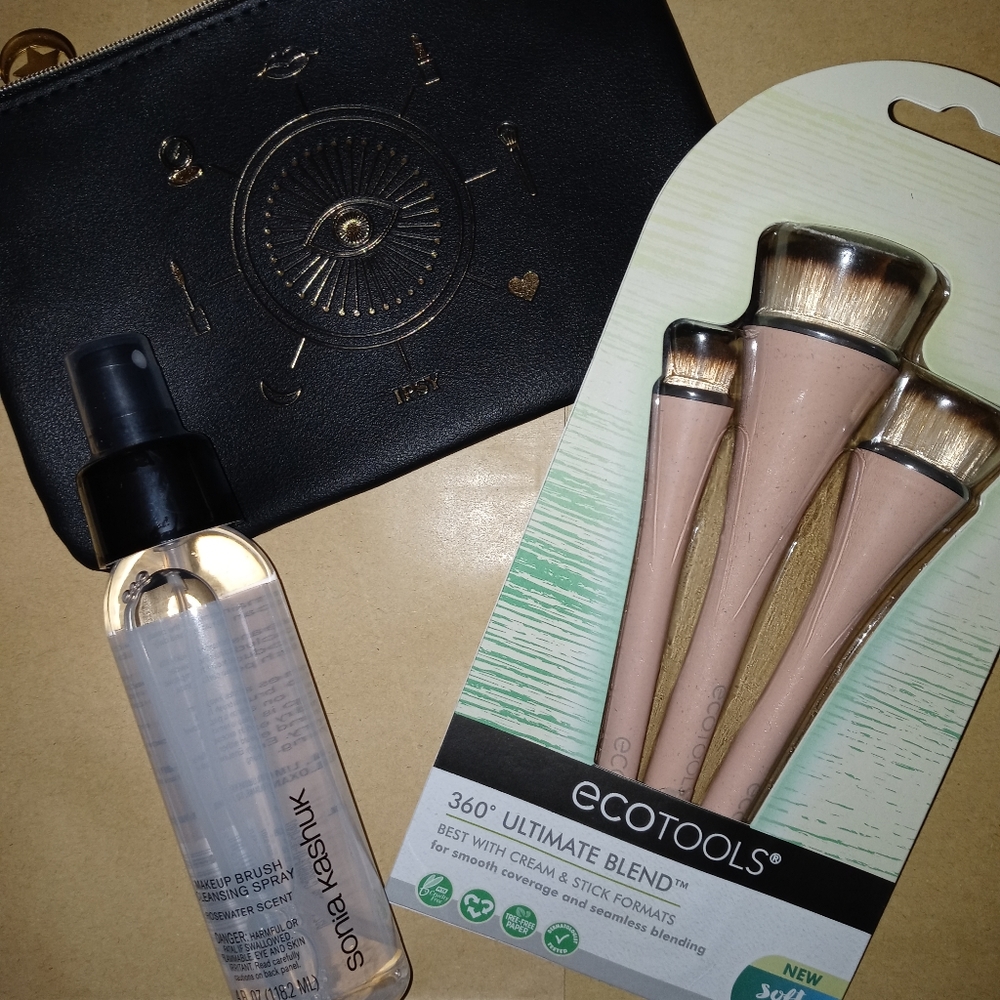 Makeup brush bundle